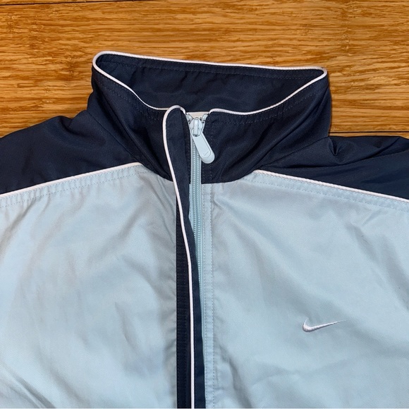 Women’s Nike Light Blue Jacket Size Medium - Picture 4 of 10